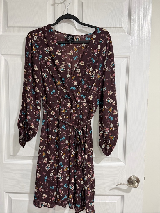 bobeau Dresses & Skirts - Bobeau Floral Wrap Dress in Deep Plum